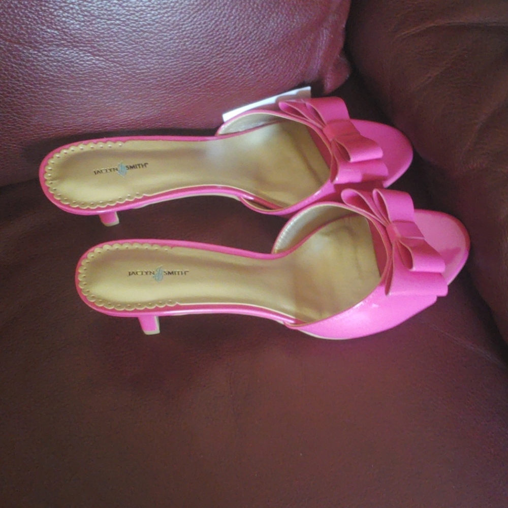 Shoes - Picture 4 of 4